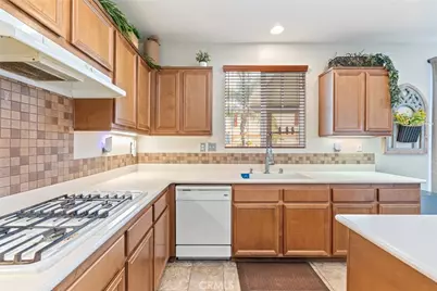 41104 Royal Sunset, Lake Elsinore, CA 92532 - Photo 17