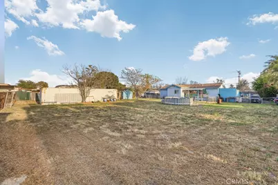 17860 Taylor Avenue, Bloomington, CA 92316 - Photo 37