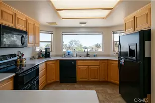 8920 Del Monte Ave, Yucca Valley, CA 92284 - Photo 11