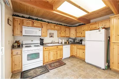 143 Santa Barbara, Sugarloaf, CA 92386 - Photo 5