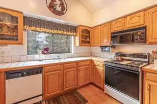 43091 Bear Creek Ct, Big Bear Lake, CA 92315 - Photo 3