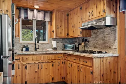 43399 Shasta, Big Bear Lake, CA 92315 - Photo 13