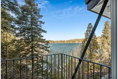 28906 Palisades Drive, Lake Arrowhead, CA 92352 - Photo 23