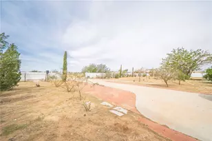 11020 Viento Pl, Apple Valley, CA 92308 - Photo 9