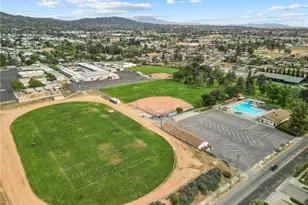 12319 Parkside Cir, Yucaipa, CA 92399 - Photo 9