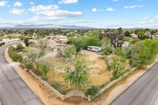 19702 Yanan, Apple Valley, CA 92307 - Photo 41