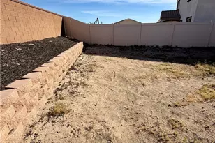 15895 Marigold Ct, Victorville, CA 92394 - Photo 35