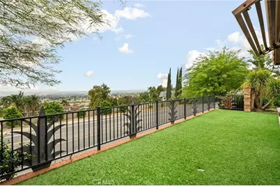 6850 Amber, Highland, CA 92346 - Photo 25