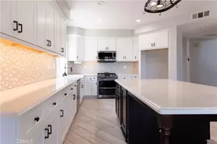 8352 Clover Creek Rd, Riverside, CA 92508 - Photo 9