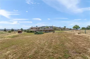 10207 Juniper Ave, Yucaipa, CA 92399 - Photo 57