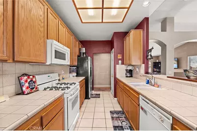 12403 San Dimas, Victorville, CA 92392 - Photo 11