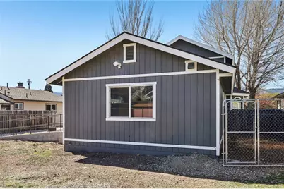 105 E Meadow Lane, Big Bear City, CA 92314 - Photo 21