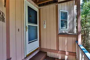 24083 Cresta Dr, Crestline, CA 92325 - Photo 3