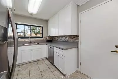 1071 Claire, Hemet, CA 92545 - Photo 9