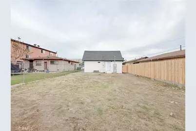 445 E 119th Street, Los Angeles, CA 90061 - Photo 25