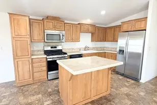 3850 Atlantic Ave, Highland, CA 92346 - Photo 9