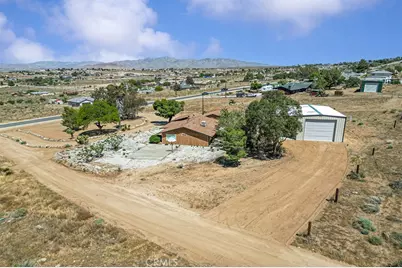 22411 Roundup, Apple Valley, CA 92308 - Photo 5