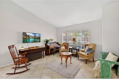 31009 Lausanne, Lake Elsinore, CA 92530 - Photo 7