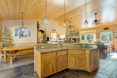 43628 Yosemite Drive, Big Bear Lake, CA 92315 - Photo 15