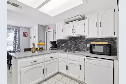 15880 Elcona Place, Victorville, CA 92395 - Photo 3