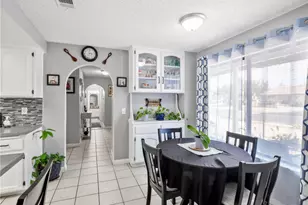 15880 Elcona Pl, Victorville, CA 92395 - Photo 9