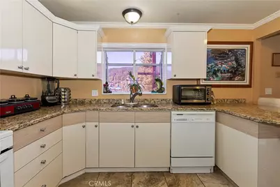 24288 Zurich Drive, Crestline, CA 92325 - Photo 17