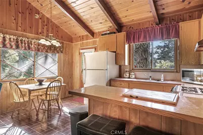 748 Lake, Lake Arrowhead, CA 92352 - Photo 5