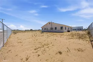 9237 S Loop Blvd, California City, CA 93505 - Photo 37