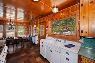 4 Lakeview Track, Fawnskin, CA 92333 - Photo 13