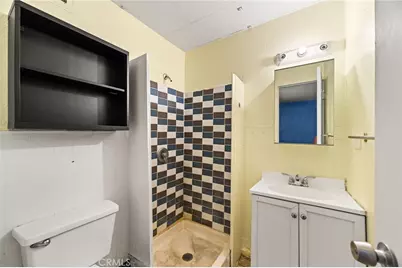 27257 Pacific, Highland, CA 92346 - Photo 39