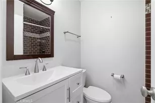 7802 Via Tortona, Burbank, CA 91504 - Photo 19