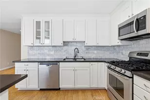 7802 Via Tortona, Burbank, CA 91504 - Photo 21
