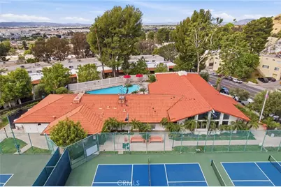 7802 Via Tortona, Burbank, CA 91504 - Photo 35