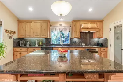 24380 Horst, Crestline, CA 92325 - Photo 9