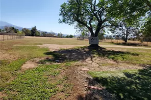 12557 5th, Yucaipa, CA 92399 - Photo 17