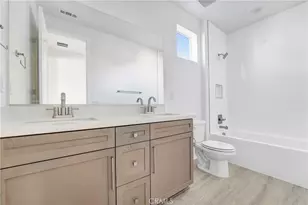 27422 Creekwood Ln, Valencia, CA 91381 - Photo 13