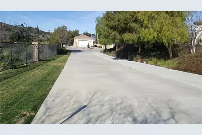 4007 Suzie Circle, Corona, CA 92881 - Photo 3