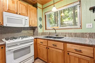 24091 Lakeview, Crestline, CA 92325 - Photo 9