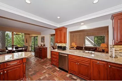 28018 Peninsula, Lake Arrowhead, CA 92352 - Photo 15