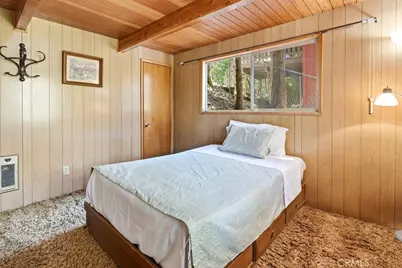 997 Berne, Crestline, CA 92325 - Photo 7