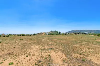39510 Eastview Court, Yucaipa, CA 92399 - Photo 7