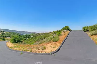 39510 Eastview Court, Yucaipa, CA 92399 - Photo 3