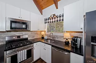 1140 Evergreen Ln, Lake Arrowhead, CA 92352 - Photo 17