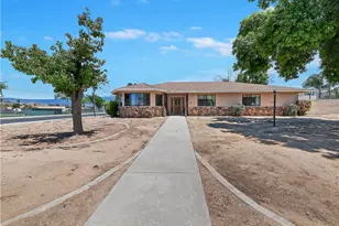 27266 Pacifica Ct, Hemet, CA 92544 - Photo 3