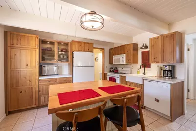 525 Kern, Sugarloaf, CA 92386 - Photo 11
