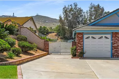 8033 Stonemist, Jurupa, CA 92509 - Photo 3