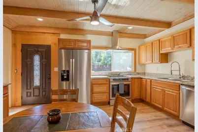 39961 Lakeview Drive, Big Bear Lake, CA 92315 - Photo 9