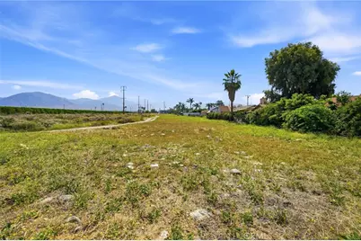 2016 San Bernardino Avenue, Mentone, CA 92359 - Photo 13