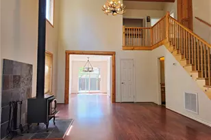 358 Maple Dr, Lake Arrowhead, CA 92352 - Photo 3