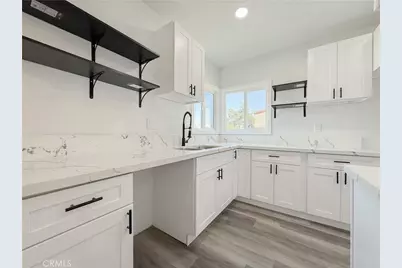 220 W 98th Street, Los Angeles, CA 90003 - Photo 9